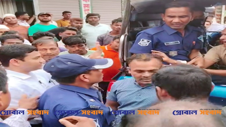 হাতিয়ায় অবৈধ জ্বালানি তেলর ব্যবসা জমজমাট' ১২ব্যারেল জ্বালানিতেল জব্দ।