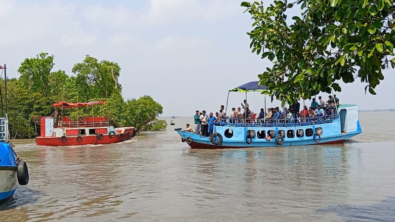 তেল সংকটে বন্ধ হতে বসছে সুন্দরবনের পর্যটক শিল্প  কোটি টাকার বুকিং বাতিল