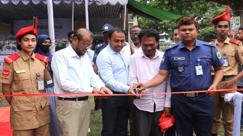 পাবনায় উৎসব মুখর পরিবেশে অনুষ্ঠিত হলো ‘‌জব ফেয়ার' মেলা, চাকুরী প্রত্যাশীদের সাড়া।