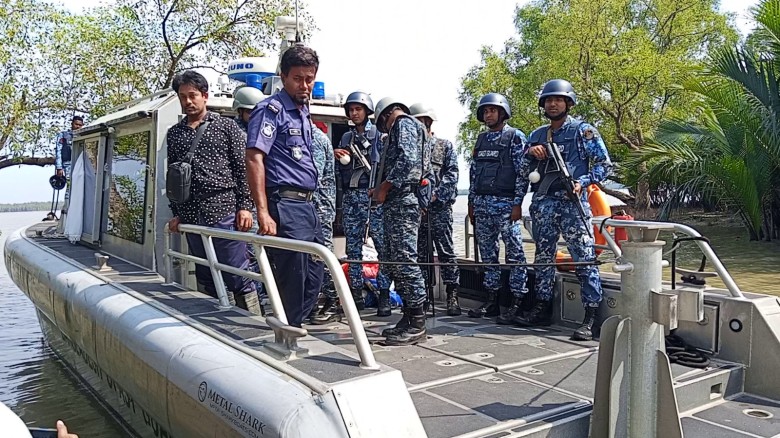 সুন্দরবনের দস্যুতা দমনে যৌথ অভিযান পরিচালনা করেছে কোস্ট গার্ড