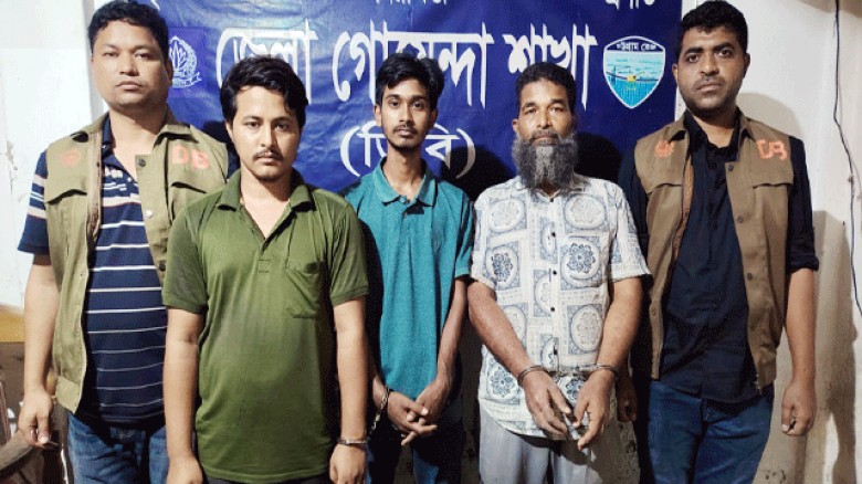 নোয়াখালীতে ১২শ লিটার পেট্রোলসহ আটক ৩