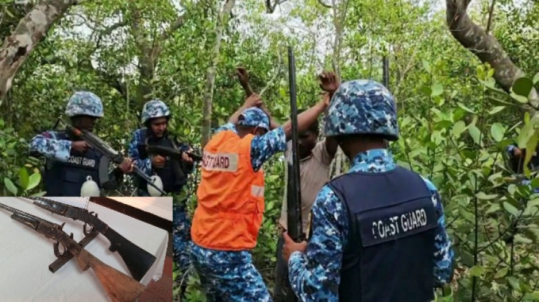 অস্ত্রসহ ডাকাত আটক, সুন্দরবনে অপহৃত ২ জেলে উদ্ধার
