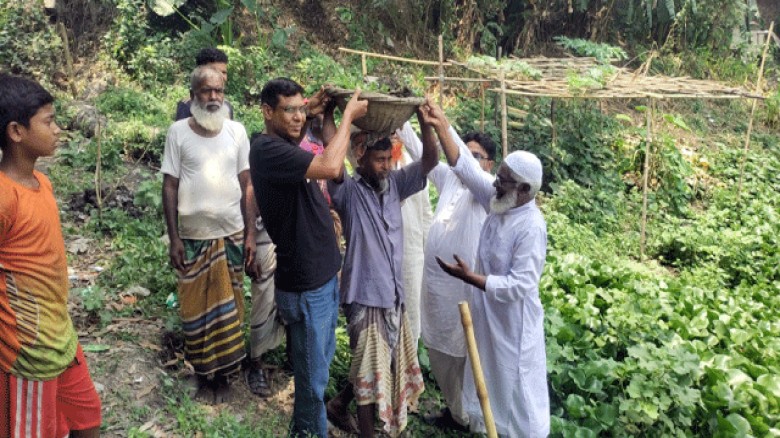 উল্লাপাড়ায় নিজস্ব উদ্যোগে উন্নয়ন বিপ্লব, মানবিকতায় উজ্জ্বল তিন গ্রাম
