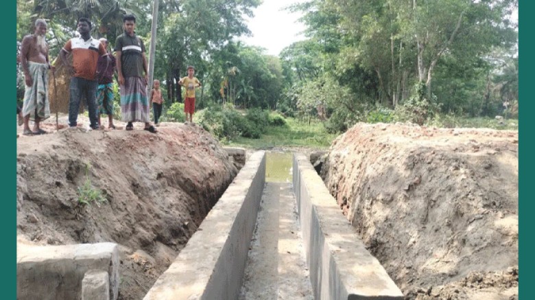 সুবর্ণচরে সংকীর্ণ ইউড্রেন নির্মাণ বন্ধ; বড় কালভার্ট নির্মাণের আশ্বাসে স্বস্তিতে কৃষক