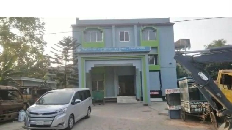 সড়ক ইজারা নিয়ে তীব্র বিতর্ক: সওজ পৌরসভার দ্বন্দ্বে বিপাকে ইজারাদার