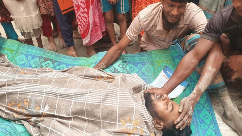 রায়গঞ্জে বজ্রপাতে ফসলের মাঠে প্রাণ গেল যুবকের