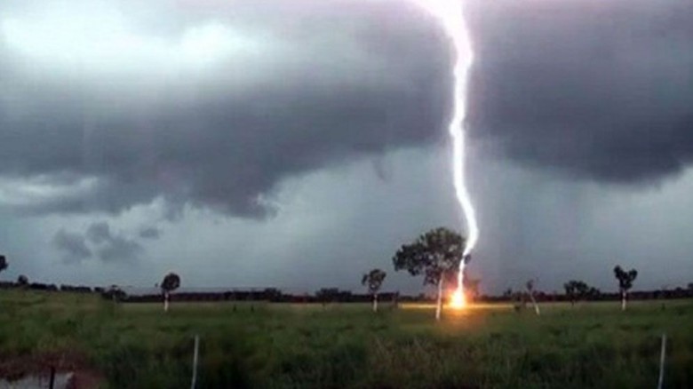 হাতিয়ায় বজ্রপাতে এক যুবকের মৃত্যু