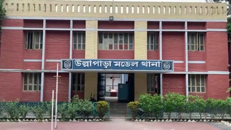 উল্লাপাড়ায় সাংবাদিকদের ওপর হামলা: আসামিরা অধরা, পুলিশের রহস্যজনক ভূমিকায় ফুঁসছে সাংবাদিক সমাজ