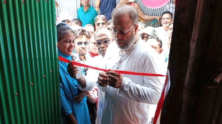 শহীদ প্রেসিডেন্ট জিয়ার শাহাদাৎ বার্ষিকীতে মোংলায় গৃহহীনকে ঘর উপহার প্রতিমন্ত্রীর