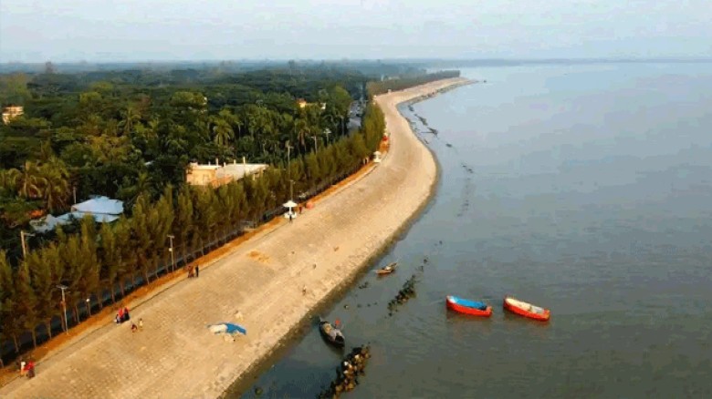 পর্যটনের অপার সম্ভাবনা রামগতির আলেকজান্ডার মেঘনা বীচে
