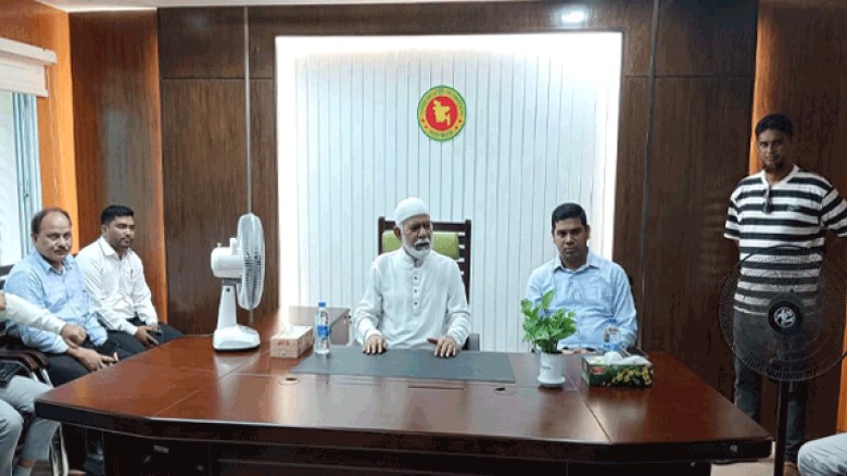 দিনাজপুরের ফুলবাড়ী উপজেলা পরিষদের পরিদর্শন কক্ষ'র শুভ উদ্বোধন