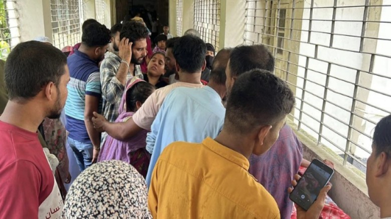 রায়পুরায় আধিপত্য বিস্তার: বাড়ি ঢুকে গুলি করে হত্যা!!