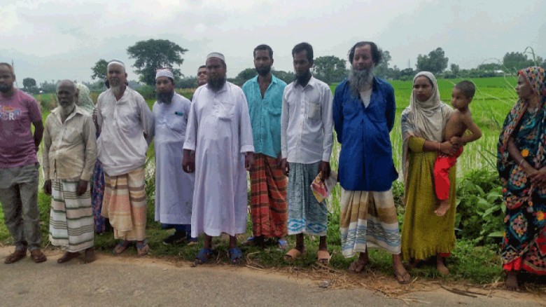 পার্বতীপুরে ভূমিহীন কৃষকের সরকারি বন্দোবস্ত জমি দখল,ভূমিদস্যুদের বিরুদ্ধে আদালতে মামলা।