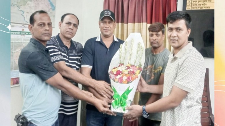 পাংশা সার্কেলের নবাগত সহকারী পুলিশ সুপারকে ওসি’র ফুলেল শুভেচ্ছা