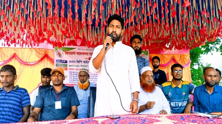 রায়গঞ্জে ‘চলো ফুটবল খেলি, মাদকমুক্ত দেশ গড়ি’ স্লোগানে ফুটবল টুর্নামেন্ট