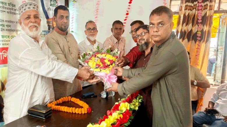 উল্লাপাড়ায় বাংলাদেশ ট্রাক -কাভার্ডভ্যান মালিক সমিতির জেলা কার্যালয় উদ্বোধন