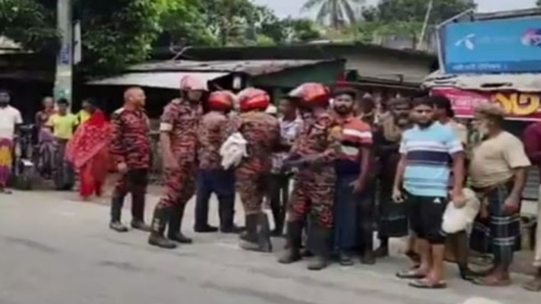 শাহজাদপুরে ট্রাকের ধাক্কায় সিএনজি চালক নিহত