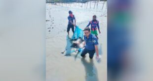 মোংলা পশুর নদী  থেকে পরিচয়হীন  লাশ উদ্ধার করে নৌ পুলিশ